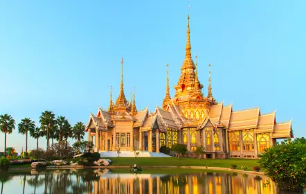 Interieur de voiture avec chauffeur prive en Thailande pour itineraires personnalises.