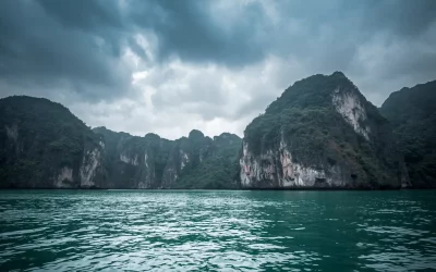 Phuket pendant la mousson, bonne idée ? Alternatives avec Krabi